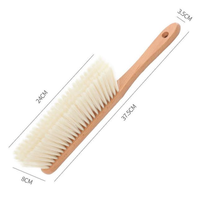 Pentru cei care apreciaza stilul clasic si functionalitatea, peria cu maner din lemn, bej, reprezinta combinatia perfecta intre simplitate si eficienta.