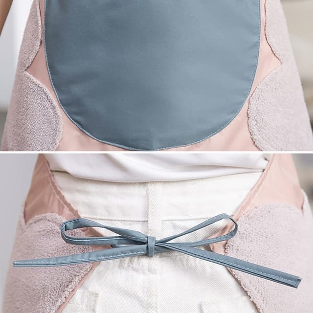 Indiferent de complexitatea retetelor tale, sortul de bucatarie multicolor este un companion excelent in orice situatie, aducand un plus de stil si protectie.