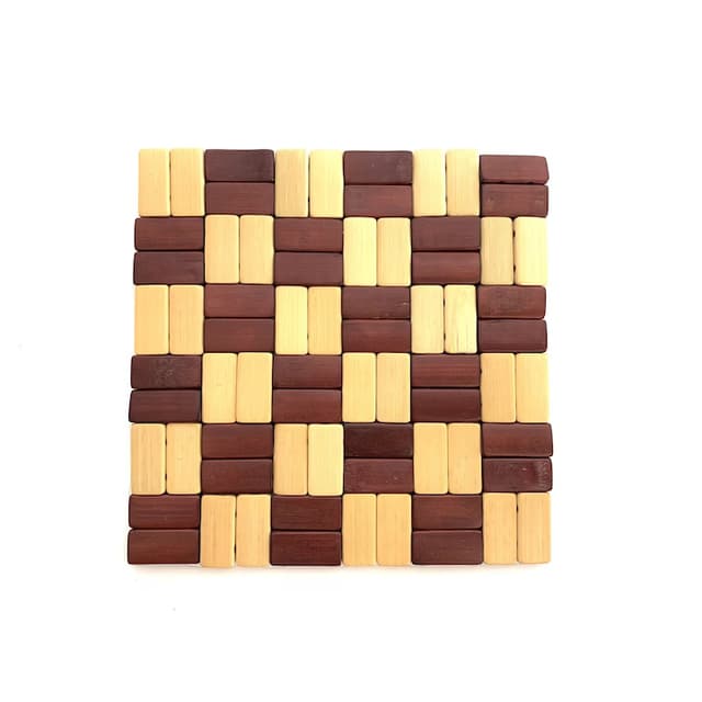 Daca esti in cautarea unui accesoriu practic, durabil si estetic pentru bucataria ta, acest suport din lemn pentru oala si cratita, cu dimensiunile 17x17 cm, este alegerea perfecta.