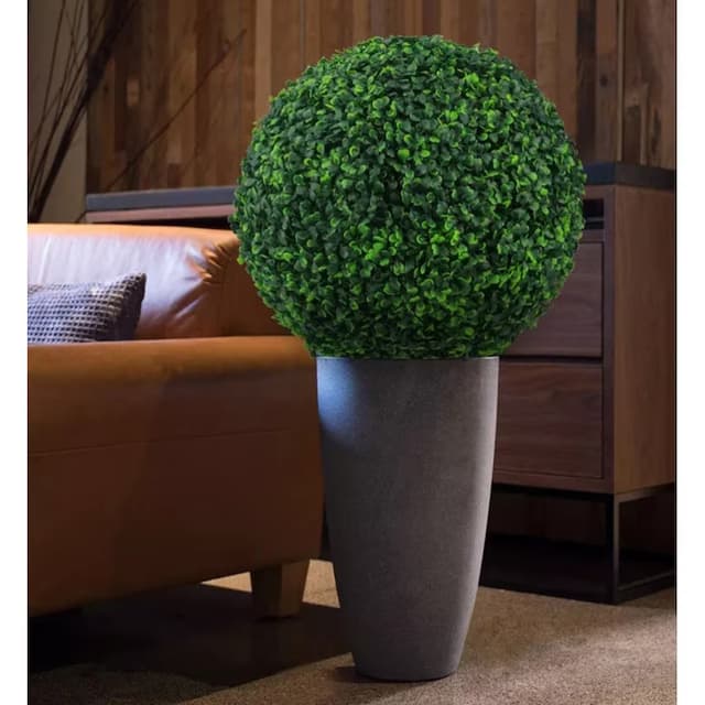 In plus, fiind realizata din materiale ecologice, aceasta sfera decorativa din plante artificiale contribuie la un mediu mai sustenabil, oferind o solutie estetica si de lunga durata fara a afecta mediul inconjurator.