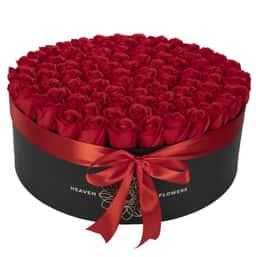 Buchet de 101 Trandafiri Parfumati de Sapun Rosii in Cutie Rotunda