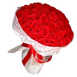 Buchet cu 51 trandafiri Luxuri rosii din sapun