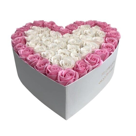 Aranjament floral Inima cu 51 trandafiri sapun, Roz si alb