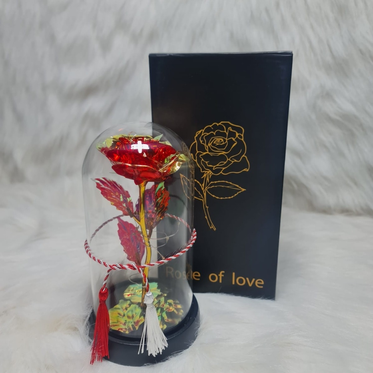 Trandafir rosu cu LED, cadou elegant de Martisor