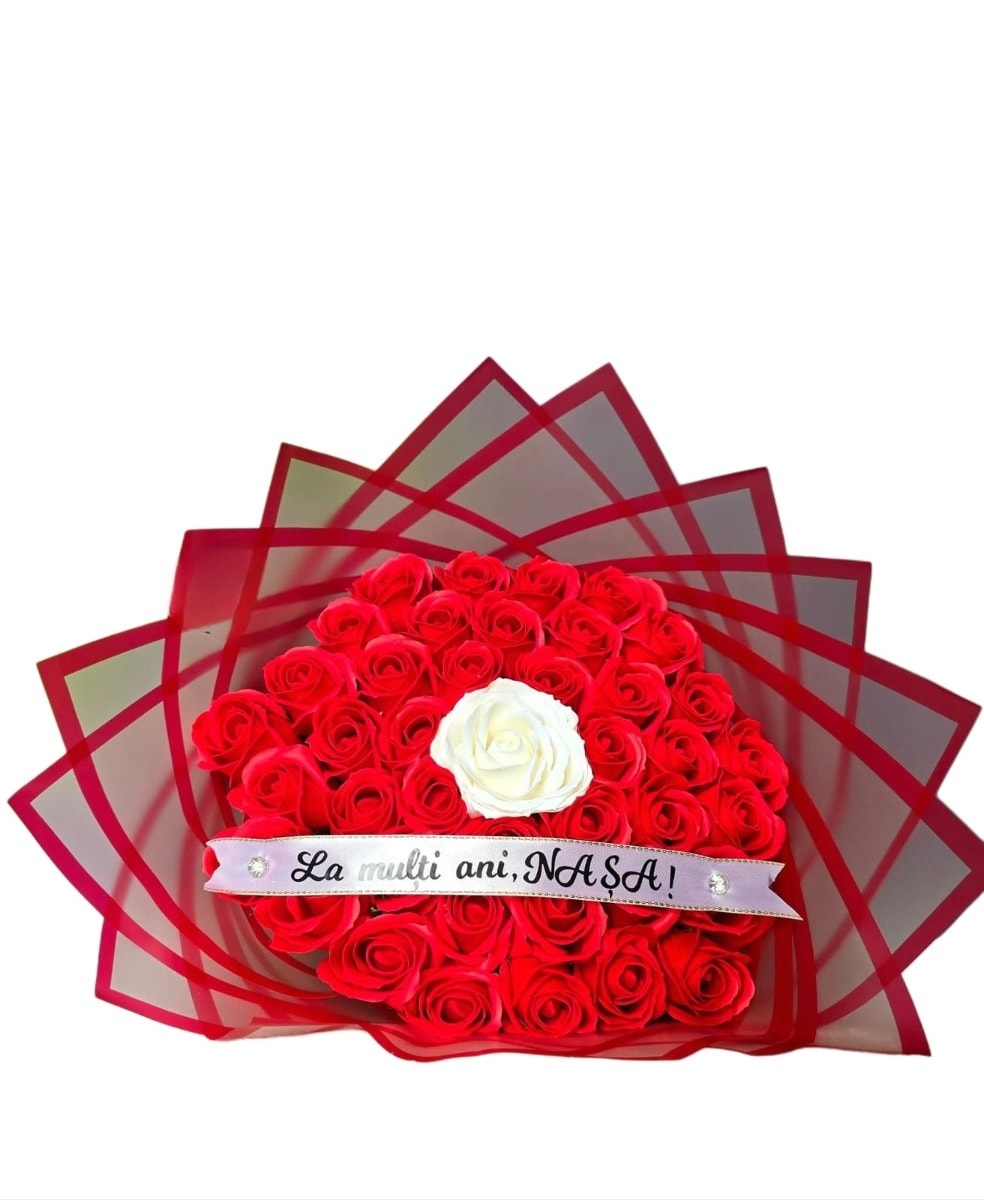 Buchet 40 Trandafiri Rosii cu 1 Trandafir Alb