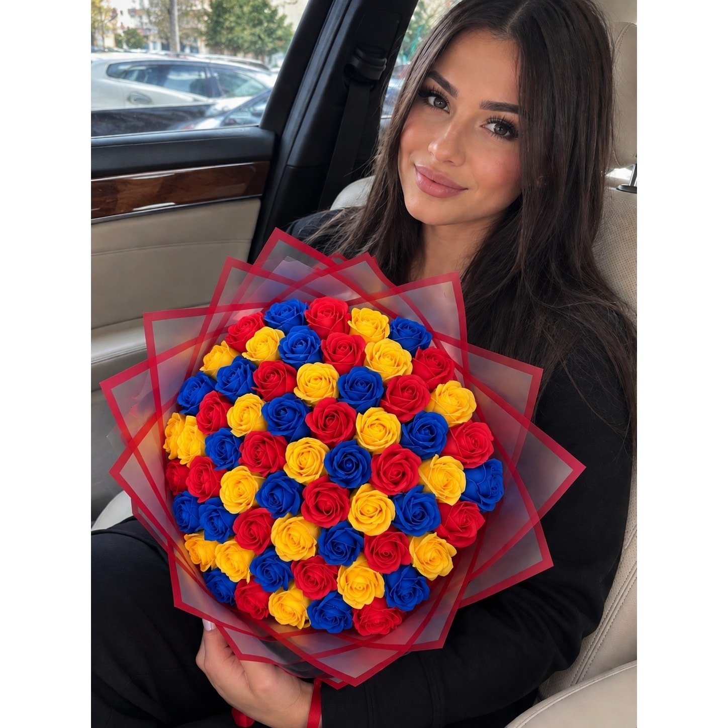 Buchet elegant din trandafiri de sapun tricolor