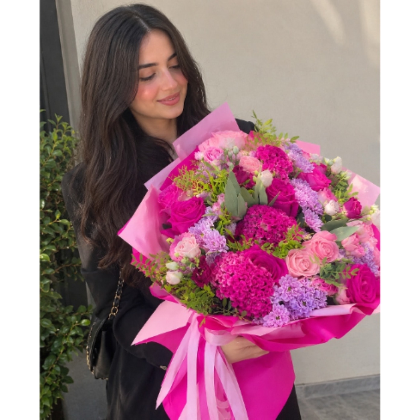 Buchet elegant de trandafiri roz gigant, decorativ si spectaculos