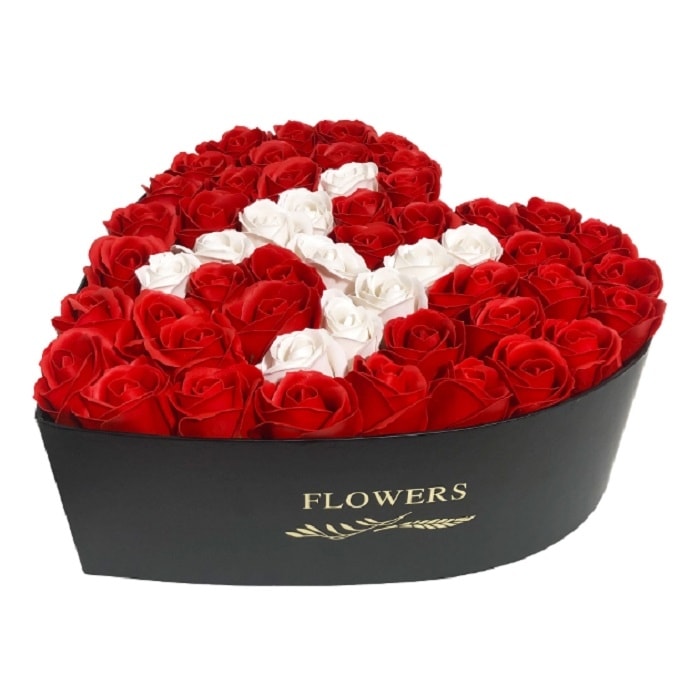 Aranjament Floral Litera H - Trandafiri de Sapun in Cutie Inima, 29cm