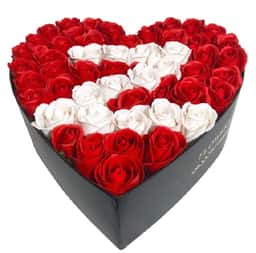 Aranjament Floral Litera Z cu Trandafiri in Cutie de Inima, 29cm