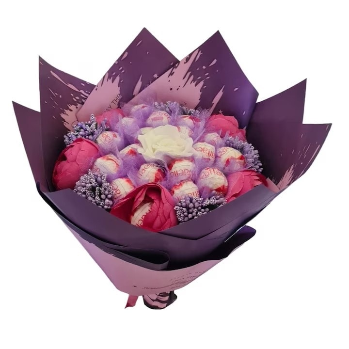 Buchet Raffaello si Bujori cu 21 Praline