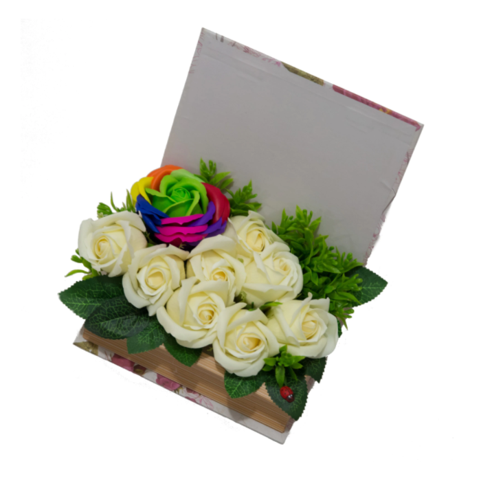 Aranjament Floral Din 9 Trandafiri De Sapun Albi-Multicolor, CLauvis Trade, Forma Tip Carte