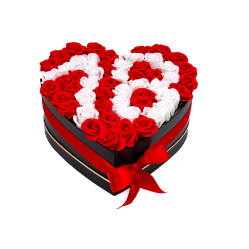 Cifra 18 trandafiri majorat in forma de inima din 53 trandafiri parfumati de sapun rosii si albi
