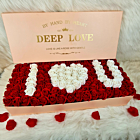 Aranjament floral "I love you" cu 119 trandafiri parfumati de sapun rosii si albi in cutie cadou