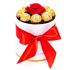 Aranjament floral din 1 trandafir cu Ferrero Red Rose in cutie rotunda